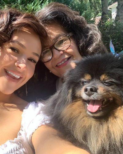 Picture of Eliza Butterworth with her dog Tuco and mother